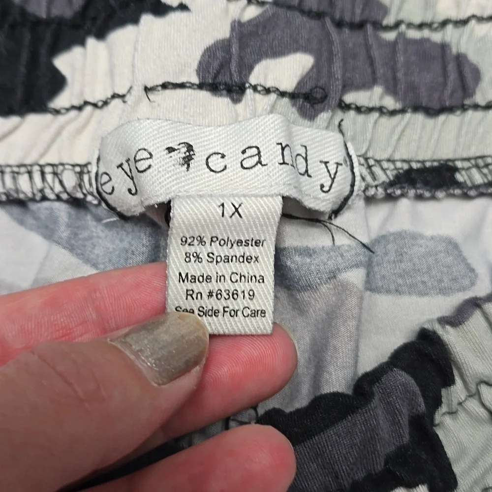 eye candy gray camo leggings with zipper pockets women's plus size 1X